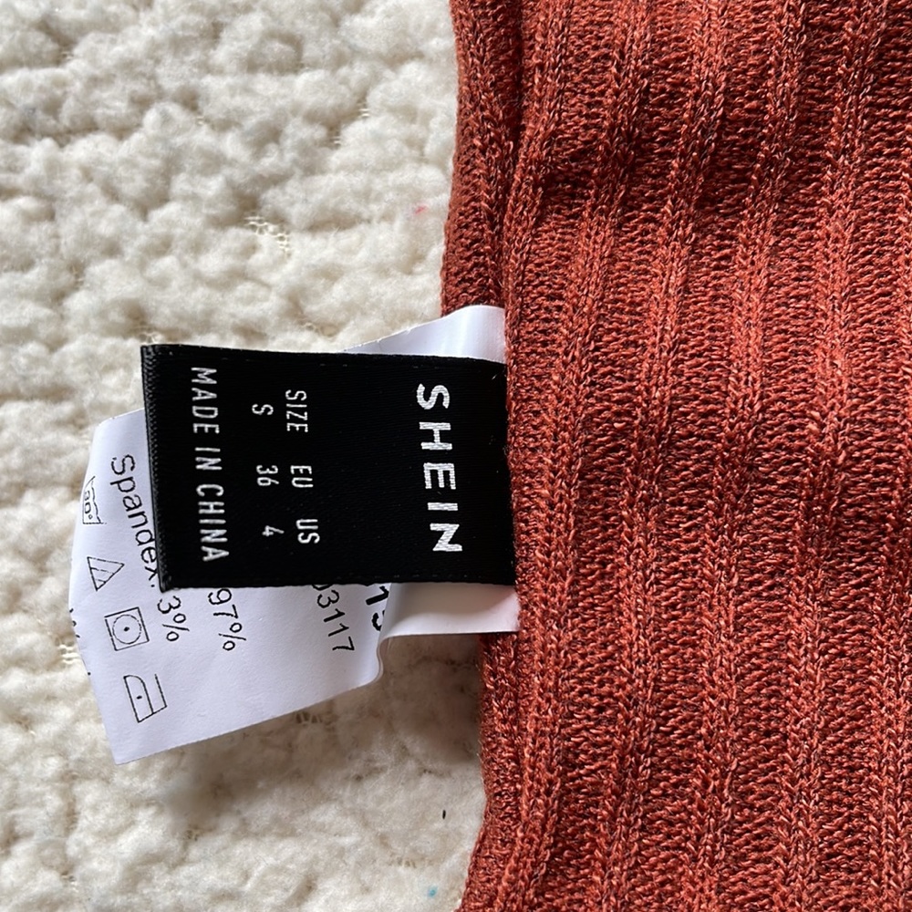 NWOT Patch Halter Top Lettuce Hem - Picture 8 of 8